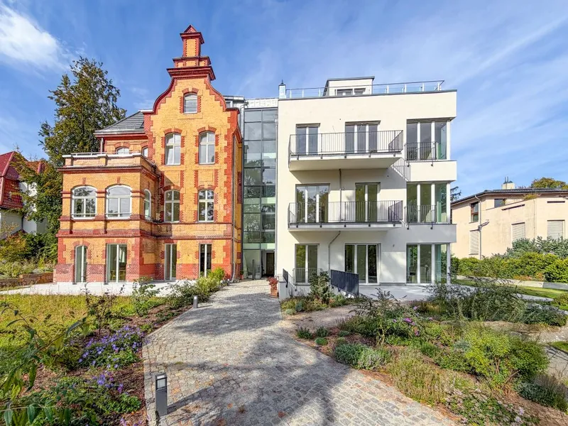 Exklusives Wohnen nahe dem Kleinen Wannsee – lichtdurchflutete 3-Zimmer-Wohnung mit hochwertiger ... — photo 1